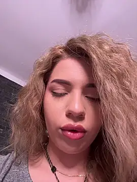 Snapshot of maddisonblush chatting on 5, 5, 2026 maddisonblush online show from 5, 5, 2026