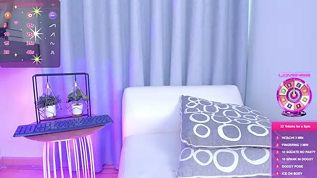 Lucyortiz  online show from 2, 12, 2024