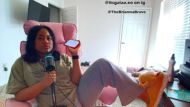 BriannaBrave online show from 13, 2, 2026