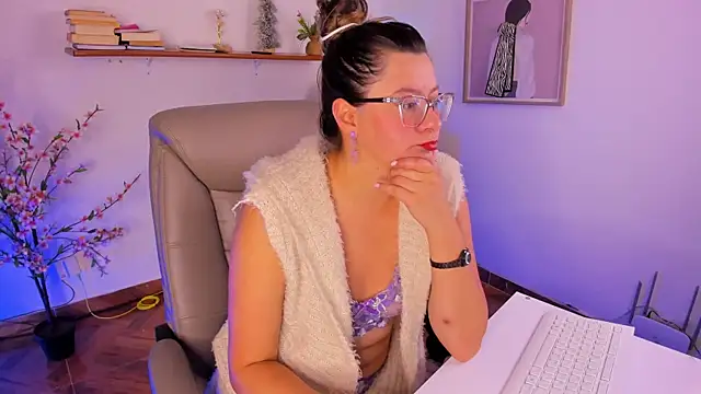 Snapshot of Chanelll_Taylorr_ chatting on 13, 7, 2026 Chanelll Taylorr online show from 13, 7, 2026