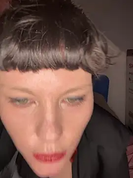 Snapshot of OniricFemme chatting on 12, 3, 2025 OniricFemme online show from 12, 3, 2025