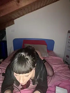 Snapshot of OniricFemme chatting on 15, 3, 2025 OniricFemme online show from 15, 3, 2025