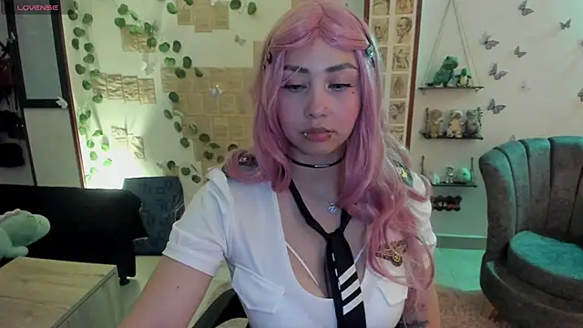 Snapshot of Fiore_Sanz_ chatting on 9, 7, 2026 Fiore Sanz online show from 9, 7, 2026