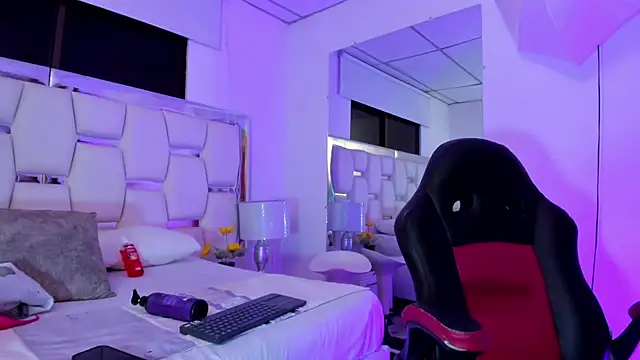 Naomi-Haruno online show from 8, 1, 2025