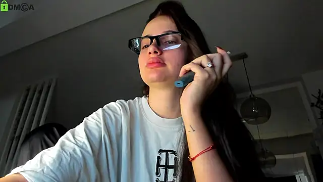 Snapshot of IreneVON chatting on 22, 4, 2026 IreneVON online show from 22, 4, 2026