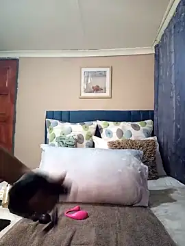 Queen-Chocolate online show from 22, 3, 2025