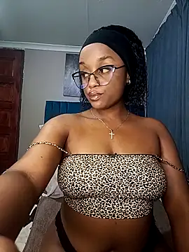 Queen-Chocolate online show from 5, 11, 2025