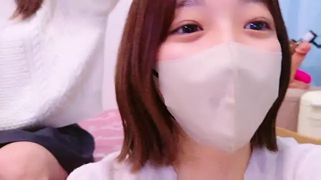 Snapshot of HaruruHappy chatting on 11, 12, 2024 HaruruHappy online show from 11, 12, 2024