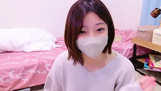 Snapshot of HaruruHappy chatting on 11, 12, 2024 HaruruHappy online show from 11, 12, 2024