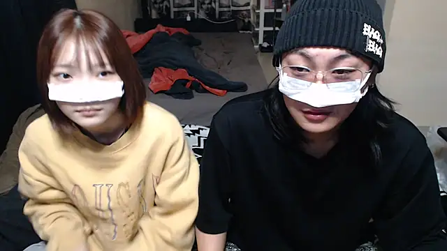 Snapshot of --SHUN-- chatting on 12, 12, 2024 --SHUN-- online show from 12, 12, 2024