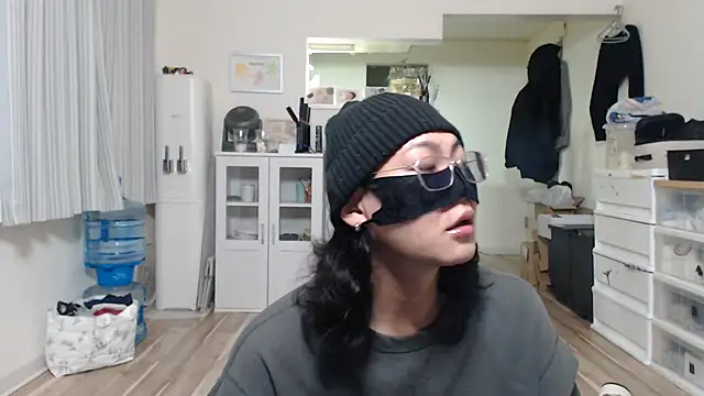 Snapshot of --SHUN-- chatting on 22, 1, 2025 --SHUN-- online show from 22, 1, 2025