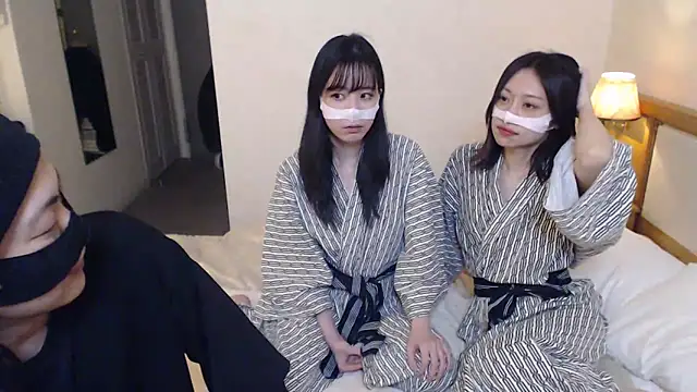 Snapshot of --SHUN-- chatting on 16, 2, 2025 --SHUN-- online show from 16, 2, 2025