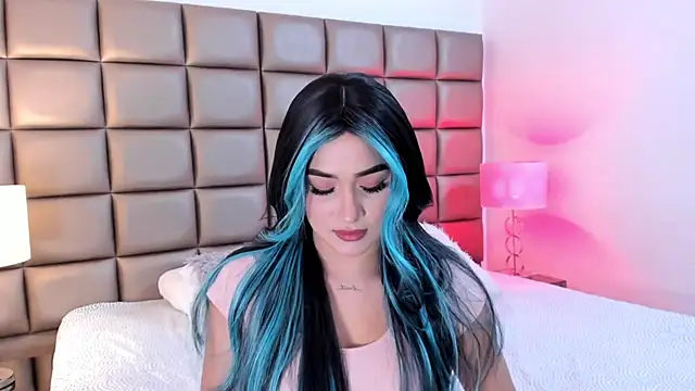 AnnyHizzle online show from 3, 2, 2025