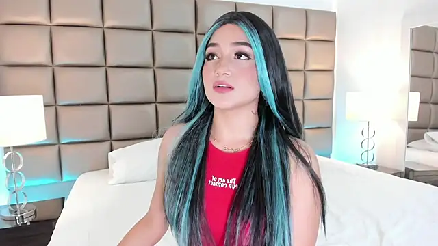 AnnyHizzle online show from 18, 3, 2025