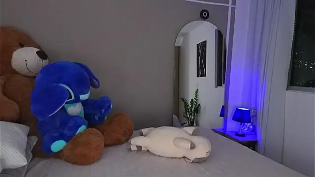 AnnyHizzle online show from 1, 10, 2025