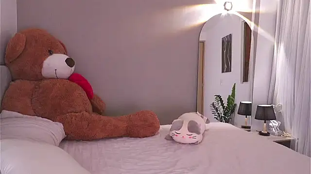 AnnyHizzle online show from 22, 10, 2025