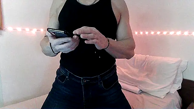 Snapshot of Alexx_Fit023 chatting on 1, 1, 2025 Alexx Fit023 online show from 1, 1, 2025
