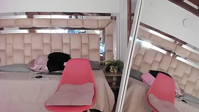 Dapnne  online show from 26, 10, 2025