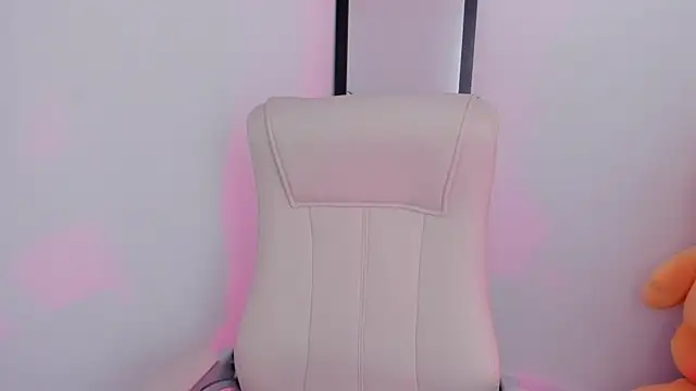 Snapshot of little-eli chatting on 4, 3, 2025 little-eli online show from 4, 3, 2025