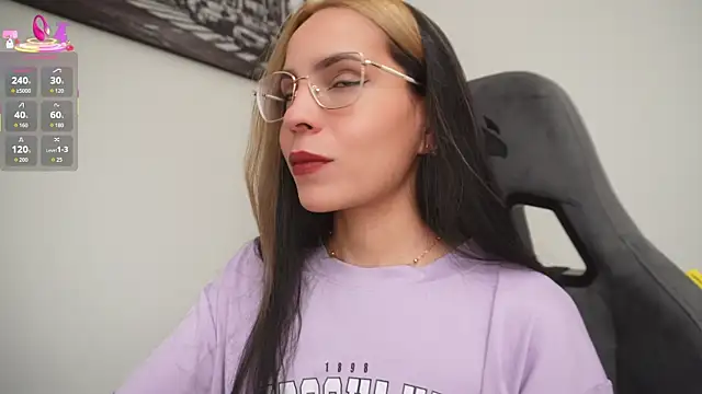 Snapshot of little-eli chatting on 28, 10, 2025 little-eli online show from 28, 10, 2025