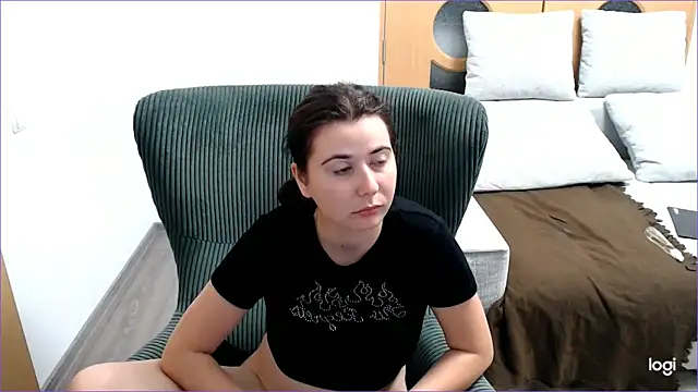 VioletaFlower7 online show from 5, 11, 2025