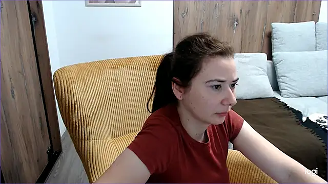 VioletaFlower7 online show from 8, 7, 2026