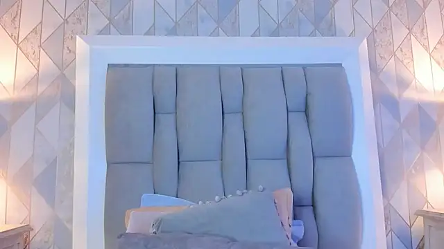 Ginger Violetta  online show from 1, 12, 2024