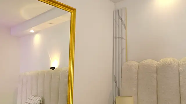 Juliabadlee online show from 29, 11, 2025