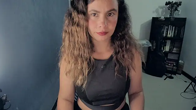 Snapshot of gigi_stephans chatting on 7, 7, 2026 gigi stephans online show from 7, 7, 2026