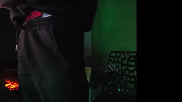 Snapshot of savage_daddyy chatting on 3, 1, 2025 savage daddyy online show from 3, 1, 2025