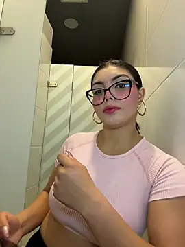 Snapshot of zui_lu chatting on 22, 12, 2025 zui lu online show from 22, 12, 2025