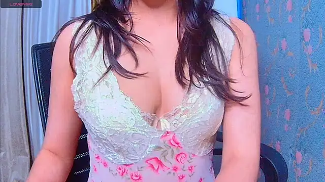 Snapshot of Aashika-Kaur chatting on 8, 12, 2024 Aashika-Kaur online show from 8, 12, 2024