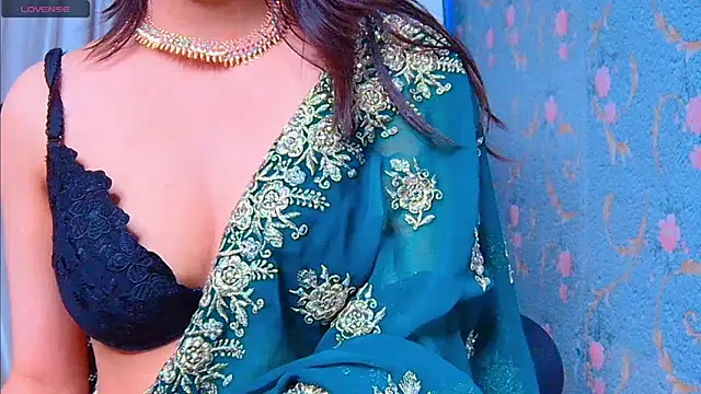 Snapshot of Aashika-Kaur chatting on 17, 12, 2024 Aashika-Kaur online show from 17, 12, 2024