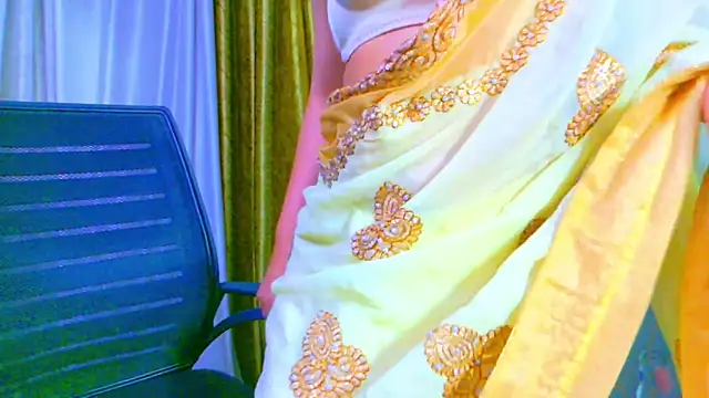 Snapshot of Aashika-Kaur chatting on 8, 3, 2025 Aashika-Kaur online show from 8, 3, 2025