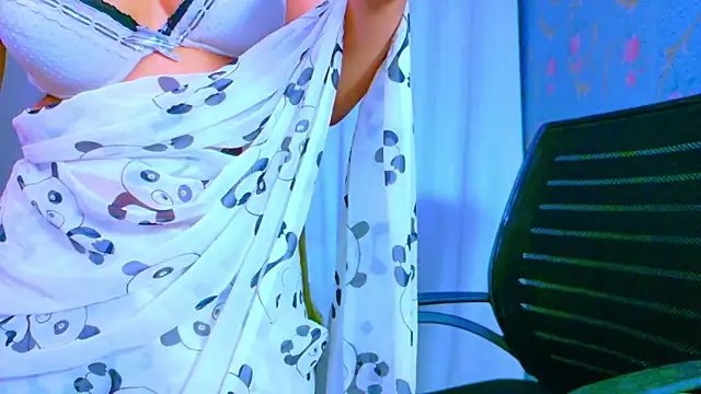 Snapshot of Aashika-Kaur chatting on 11, 3, 2025 Aashika-Kaur online show from 11, 3, 2025