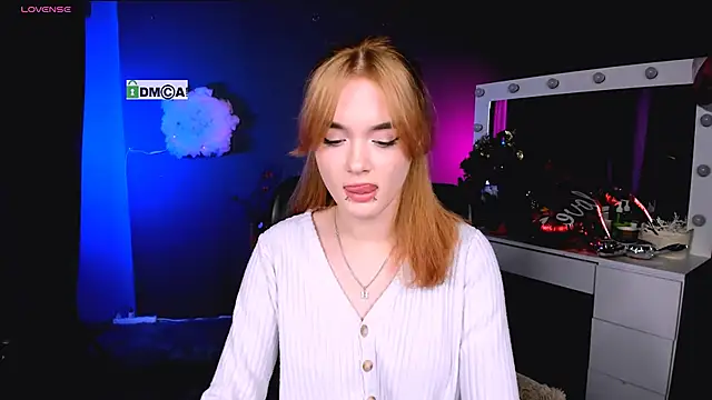 liana kisses online show from 17, 2, 2025