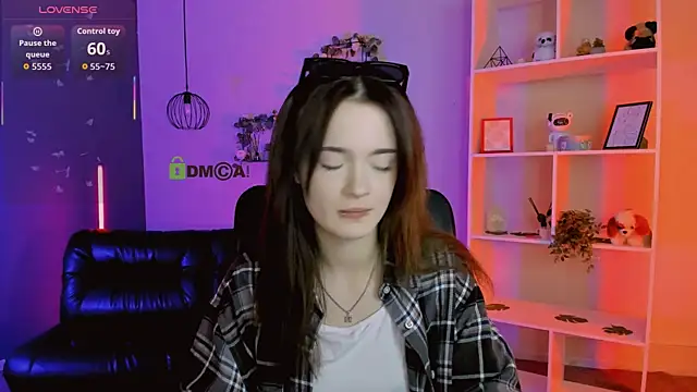 liana kisses online show from 17, 4, 2026