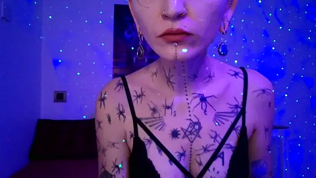 ValeryCrowley14 online show from 5, 12, 2025