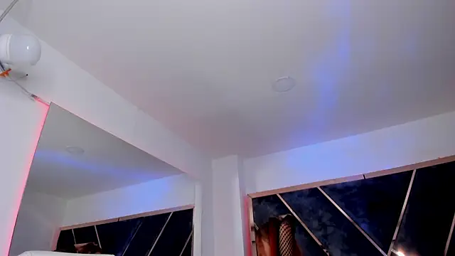 ChloeConnorr online show from 7, 1, 2025