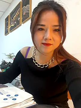 Efangfang online show from 25, 11, 2025