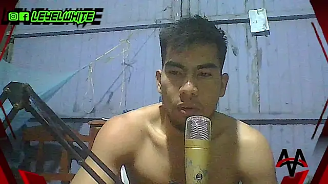 Snapshot of leyel00155 chatting on 10, 10, 2025 leyel00155 online show from 10, 10, 2025