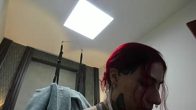 Snapshot of selene_red_ chatting on 26, 4, 2026 selene red online show from 26, 4, 2026