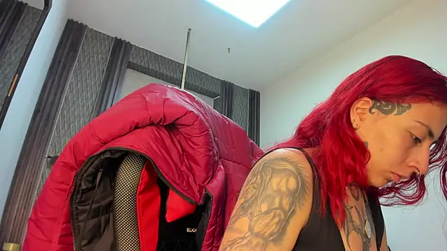 Snapshot of selene_red_ chatting on 10, 6, 2026 selene red online show from 10, 6, 2026