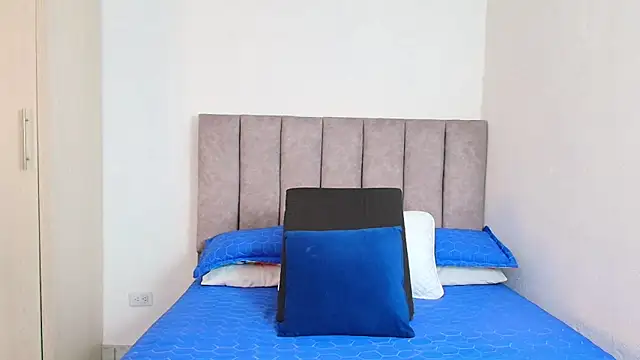 Snapshot of karina_lewis_ chatting on 28, 12, 2024 karina lewis online show from 28, 12, 2024