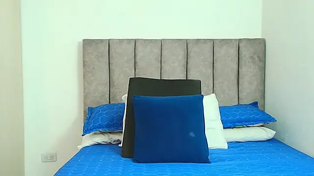 Snapshot of karina_lewis_ chatting on 8, 10, 2025 karina lewis online show from 8, 10, 2025