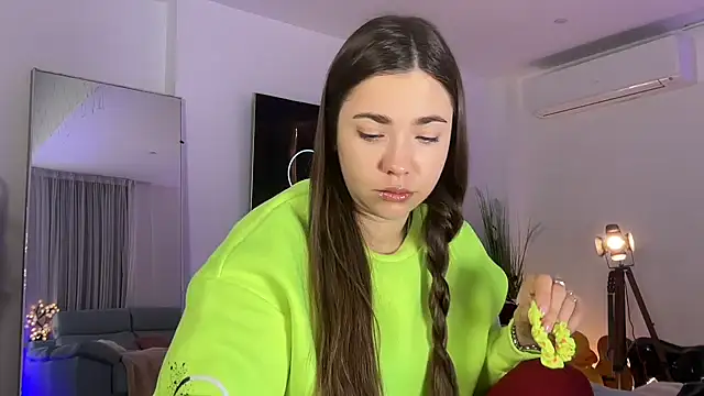 Mika Miller online show from 3, 2, 2026