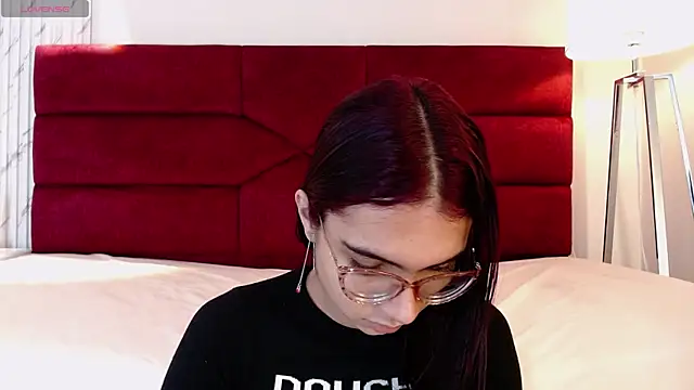Snapshot of sara_saenz99 chatting on 27, 12, 2024 sara saenz99 online show from 27, 12, 2024
