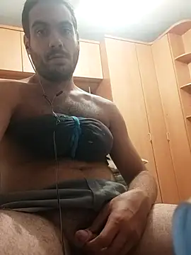 Snapshot of skrigul12 chatting on 4, 10, 2025 skrigul12 online show from 4, 10, 2025