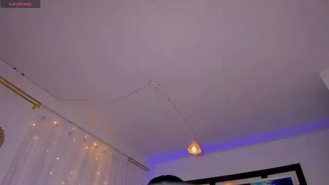 Snapshot of Scarlett_811 chatting on 24, 11, 2025 Scarlett 811 online show from 24, 11, 2025