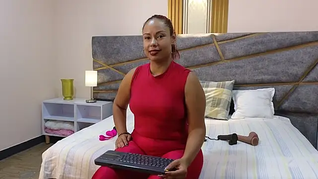 Julia Gomes online show from 31, 1, 2025
